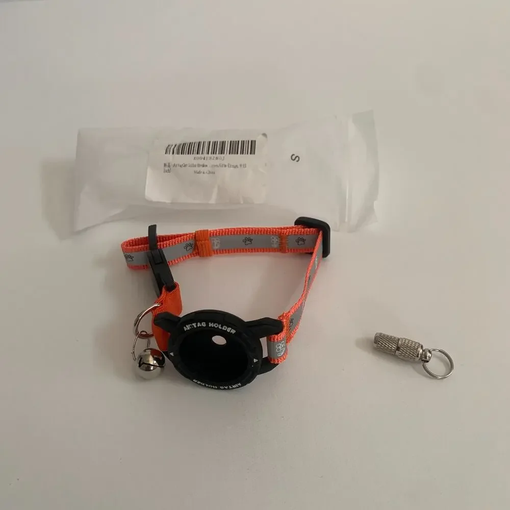 Unbranded airtag cat